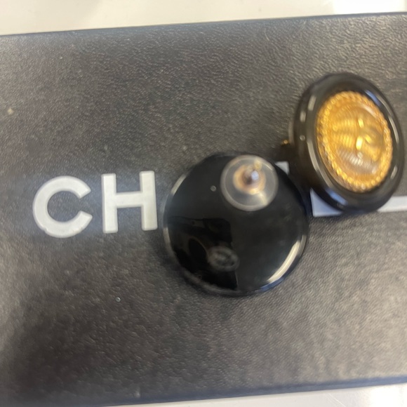 CHANEL classic pierced earrings - Picture 5 of 10